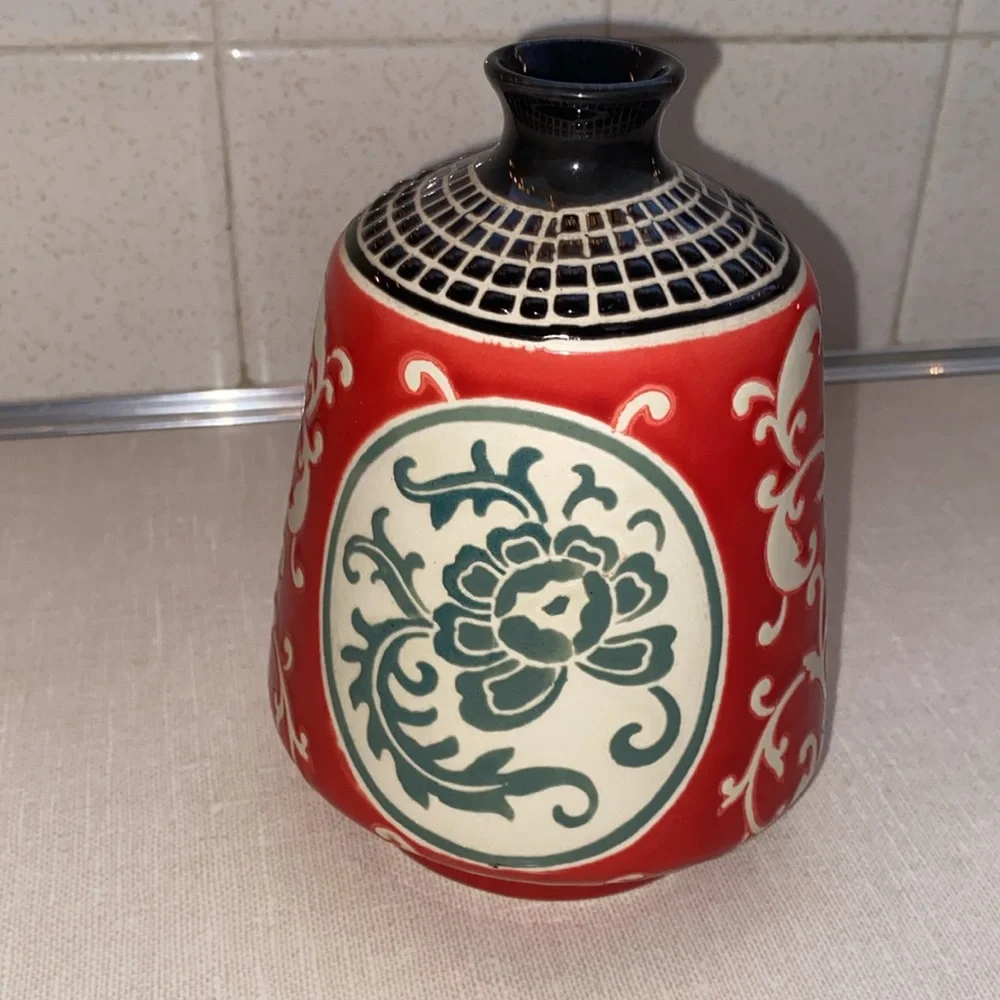 Pier 1 Imports Oriental Boho style‎ Bud Vase red black white